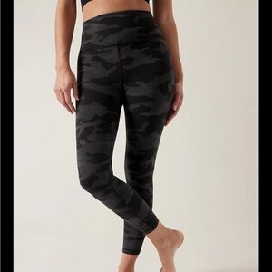 ATHLETA black camo elation 7/8 leggings